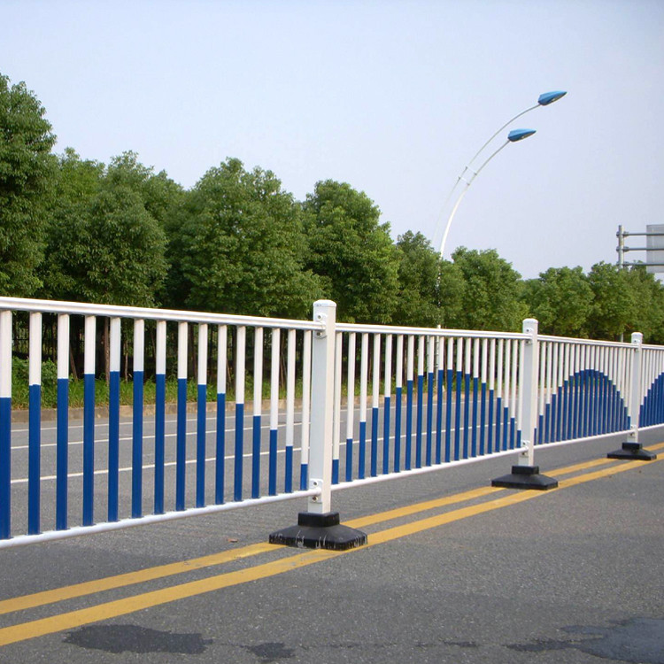 厂家专业生产 市政护栏 交通安全市政护栏 公路中间隔离栏